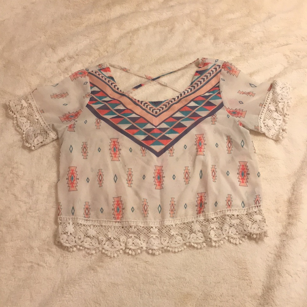 Aztec print crop top with lace sleeves